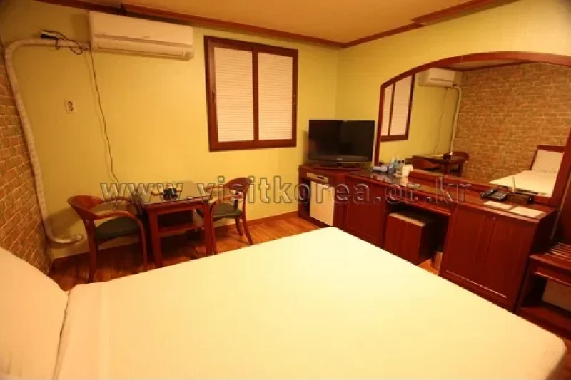 Win Hotel - Goodstay  (4/18)