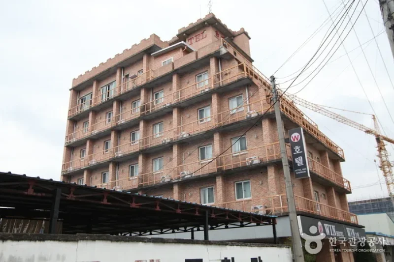 Win Hotel - Goodstay  (7/18)