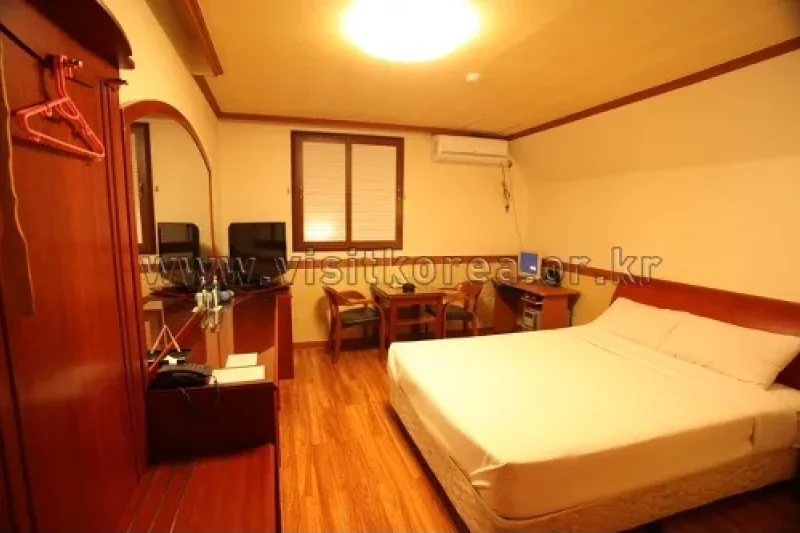 Win Hotel - Goodstay  (9/18)