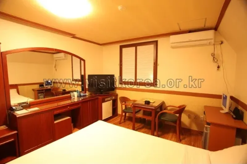 Win Hotel - Goodstay  (10/18)