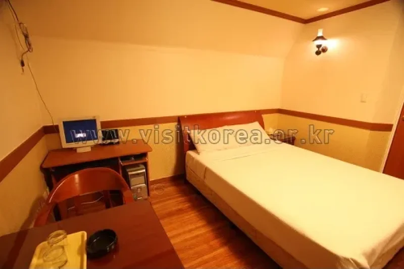 Win Hotel - Goodstay  (11/18)