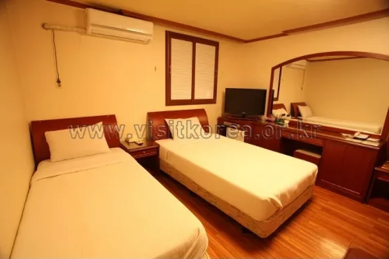 Win Hotel - Goodstay  (12/18)