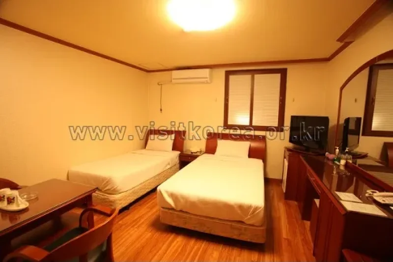 Win Hotel - Goodstay  (13/18)
