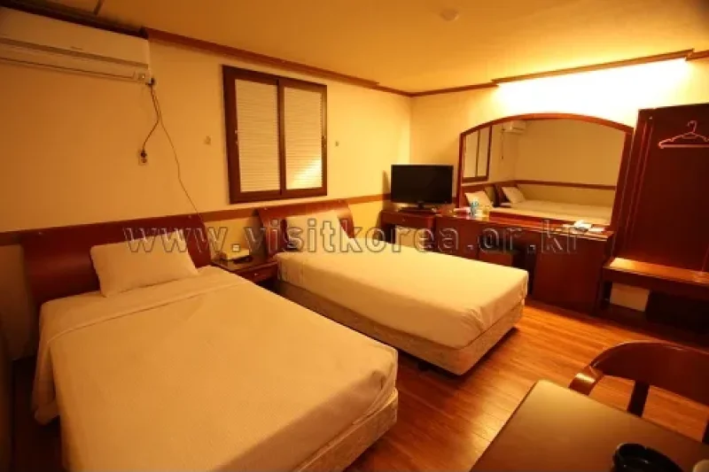 Win Hotel - Goodstay  (15/18)