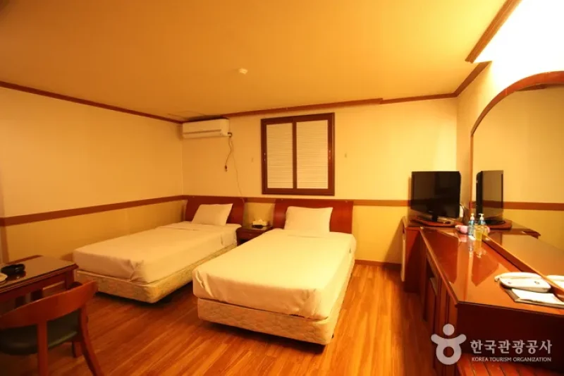 Win Hotel - Goodstay  (16/18)