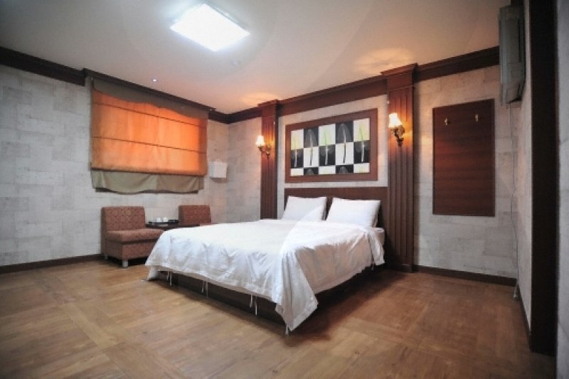 Yes Hotel- Goodstay  (6/17)