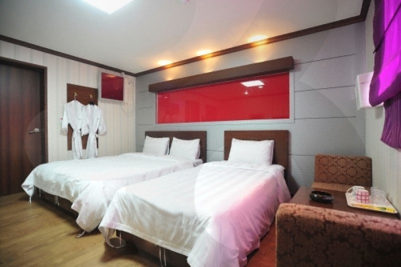 Yes Hotel- Goodstay  (10/17)