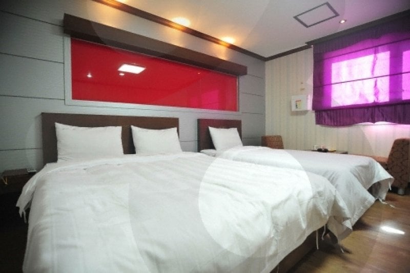 Yes Hotel- Goodstay  (12/17)