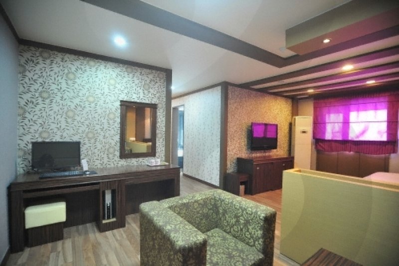 Yes Hotel- Goodstay  (16/17)