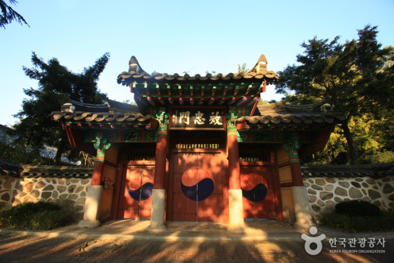 Chungnyeolsa Shrine (충렬사-정읍) (5/23)