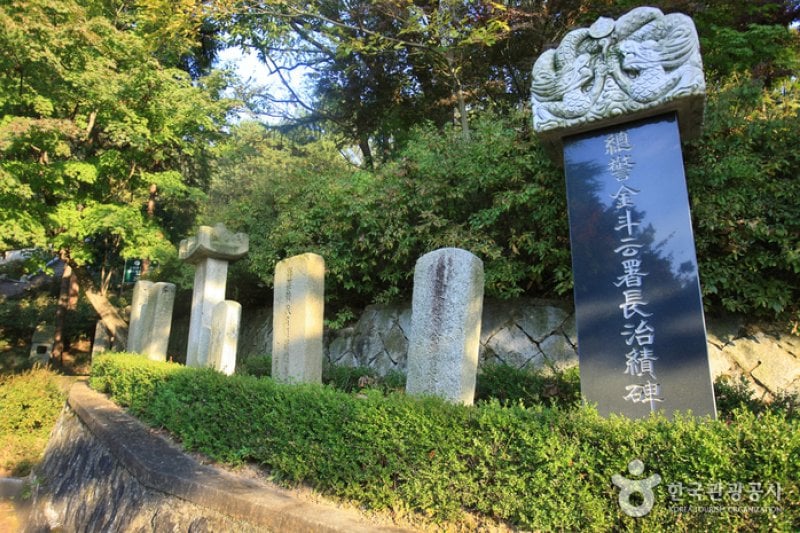 Chungnyeolsa Shrine (충렬사-정읍) (8/23)