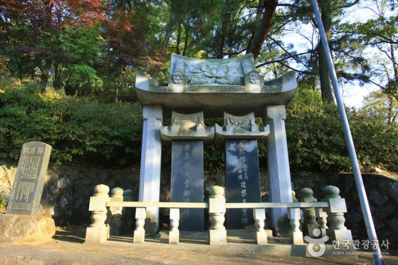 Chungnyeolsa Shrine (충렬사-정읍) (9/23)