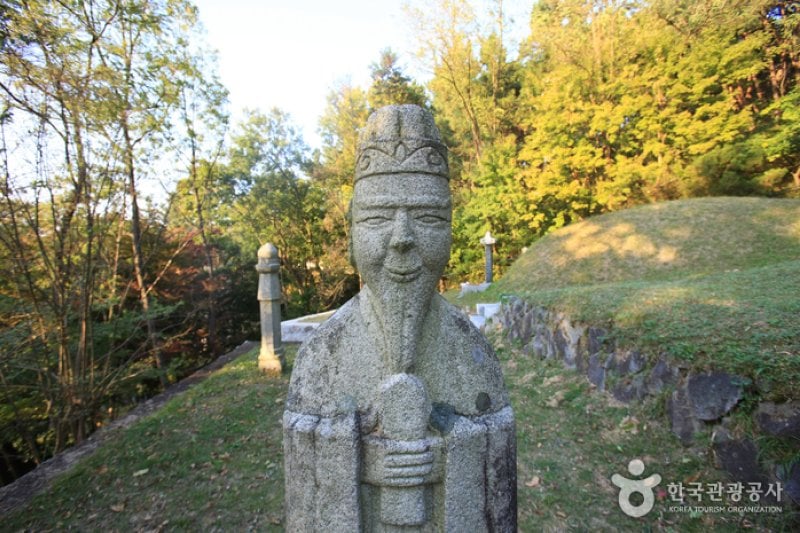Chungnyeolsa Shrine (충렬사-정읍) (13/23)
