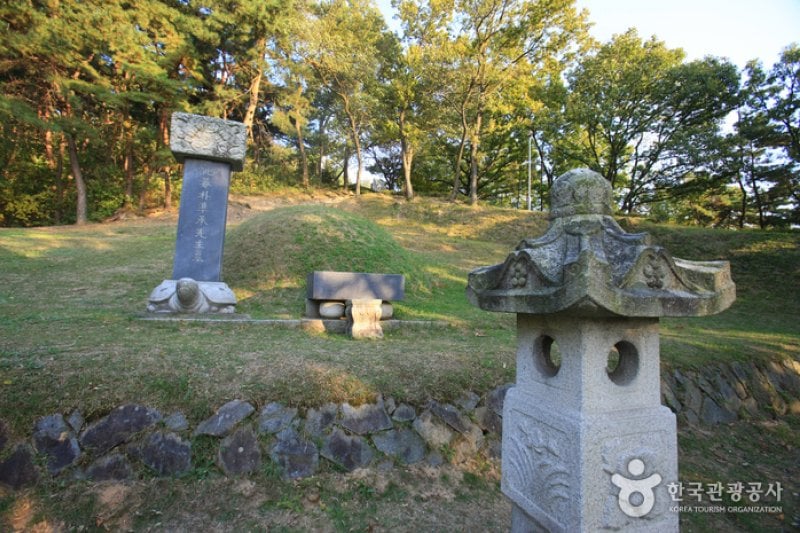 Chungnyeolsa Shrine (충렬사-정읍) (14/23)