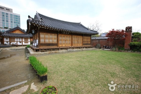 Dongnagwon House