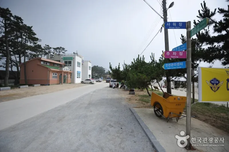 Dongho Beach  (4/16)