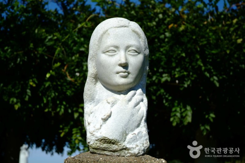 Sculpture Park of Keumkuwon  (8/18)