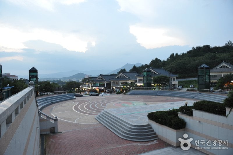 Chunhyang Culture &amp; Art Center  (2/7)