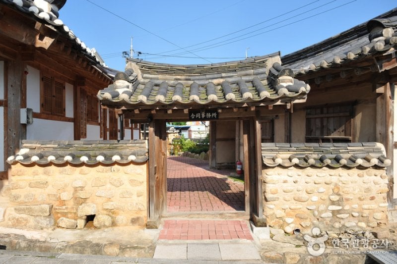 Namwon Confucian School (남원향교) (2/10)