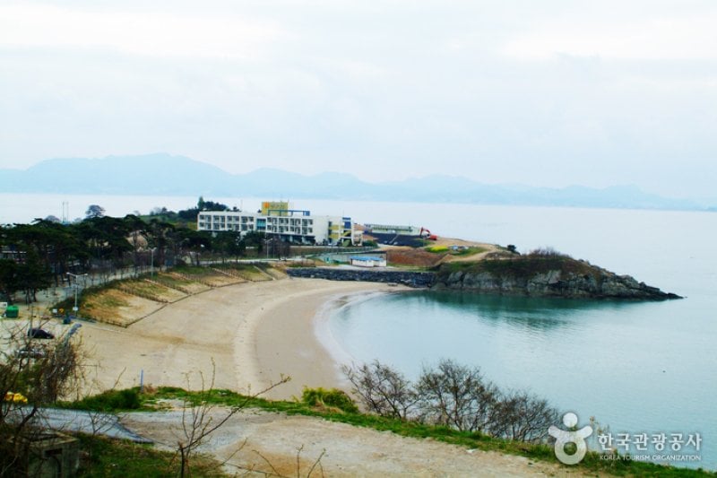 Mohang Beach  (2/18)