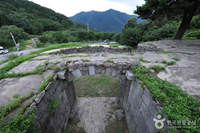 Wibongsanseong County Park (위봉산성군립공원) (3/11)