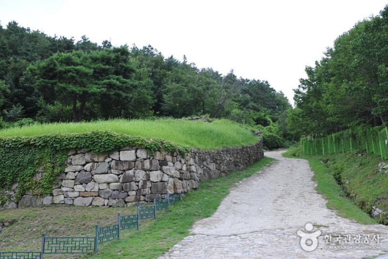 Wibongsanseong County Park (위봉산성군립공원) (6/11)