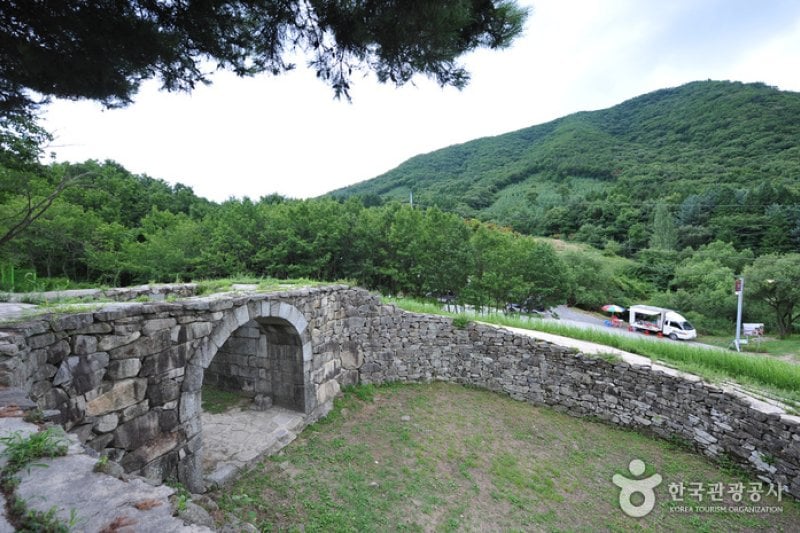 Wibongsanseong County Park (위봉산성군립공원) (7/11)