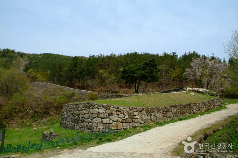 Wibongsanseong County Park (위봉산성군립공원) (11/11)
