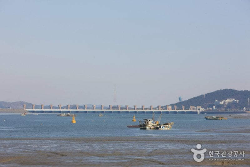 Geumgang Estuary Bank (금강하구둑(군산)) (1/4)