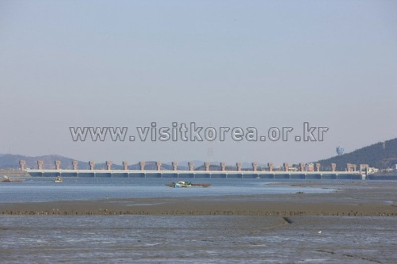 Geumgang Estuary Bank (금강하구둑(군산)) (2/4)