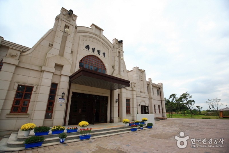 Arirang Literature Museum  (7/12)