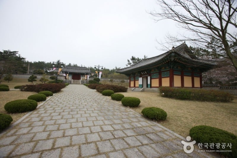 Historical Site of Dr. Wangin  (4/11)