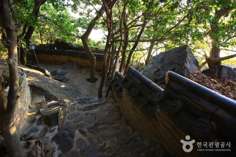 Hyangiram Hermitage  (15/35)