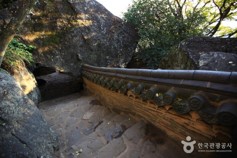 Hyangiram Hermitage  (17/35)