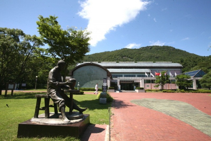 Gangjin Goryeo Celadon Museum  (5/15)