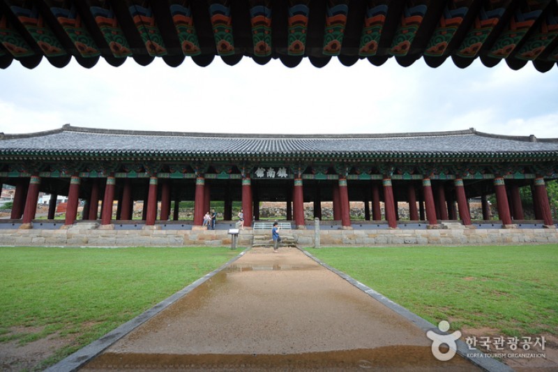 Jinnamgwan Hall  (5/9)
