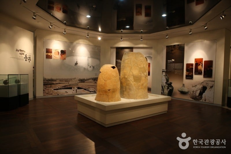 Yeongam Pottery Museum  (6/13)