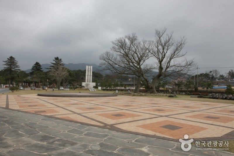 Yeongam Pottery Museum  (9/13)