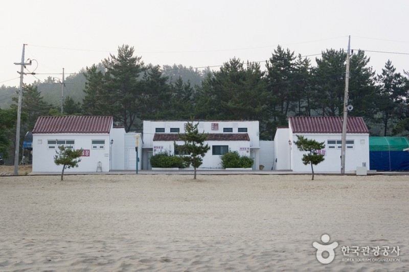 Sinji Myeongsasimni Beach  (4/26)