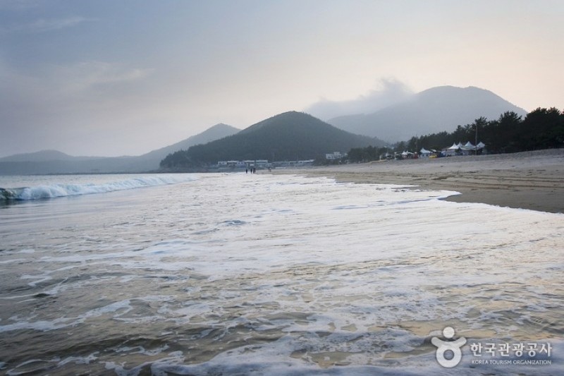 Sinji Myeongsasimni Beach  (6/26)