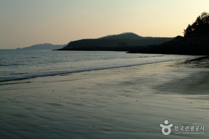 Sinji Myeongsasimni Beach  (12/26)