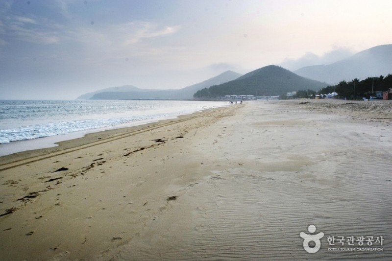 Sinji Myeongsasimni Beach  (15/26)