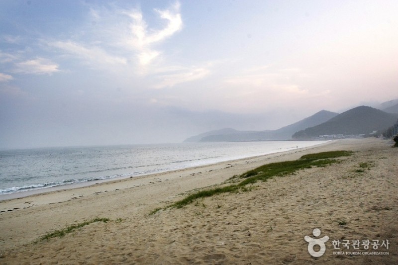 Sinji Myeongsasimni Beach  (16/26)