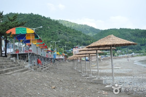 Manseong-ri Black Sand Beach