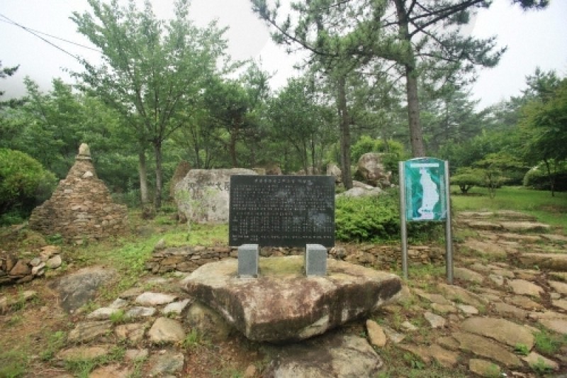 Cheongwansan Literature Park  (1/20)