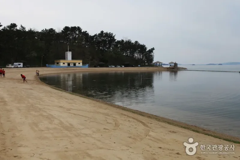 Dolmeori Beach (돌머리해수욕장) (1/7)