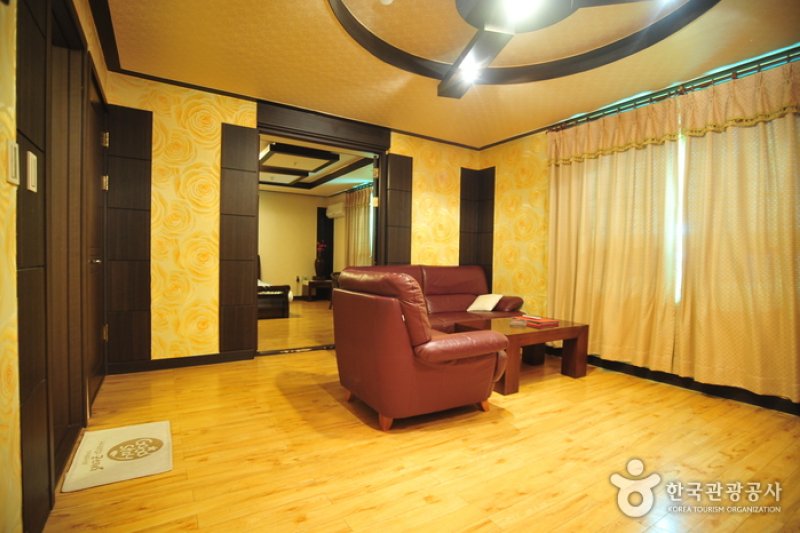 France Motel - Goodstay  (7/10)