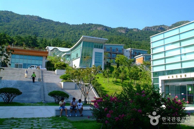 The National Center for Korean Namdo Performing Arts  (1/11)