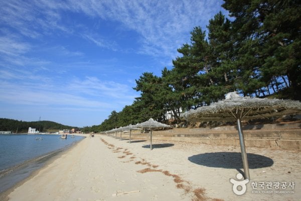 Ttangkkeut Songho Beach