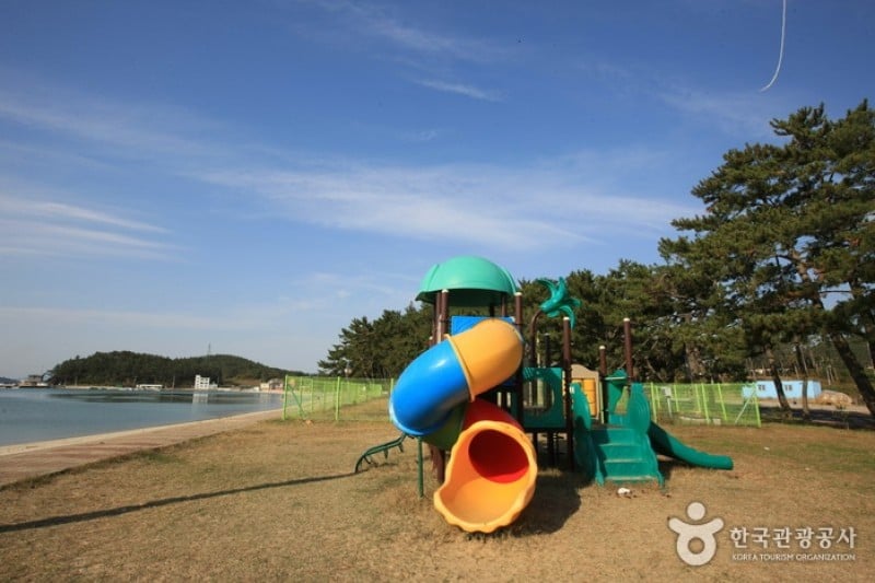 Ttangkkeut Songho Beach  (2/23)